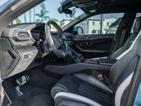 Used 2023 Lamborghini Urus Performante image 21