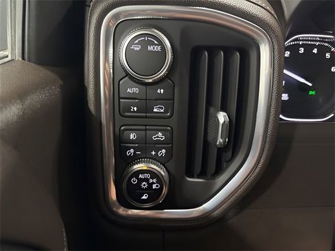 Used 2021 GMC Sierra 1500 SLT image 21