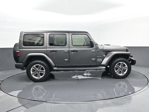 Used 2019 Jeep Wrangler Unlimited Sahara w/ Cold Weather Group AWD/4WD image 4