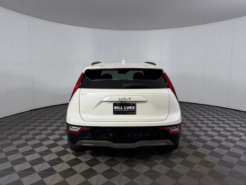 Used 2023 Kia Niro Wave FWD image 7