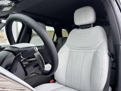 New 2026 Land Rover Range Rover Sport SE image 7