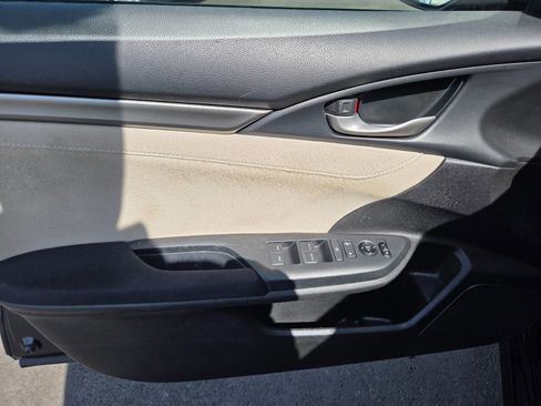 Used 2017 Honda Civic EX image 8