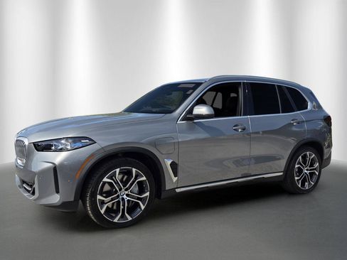 Used 2026 BMW X5 xDrive50e AWD/4WD image 2