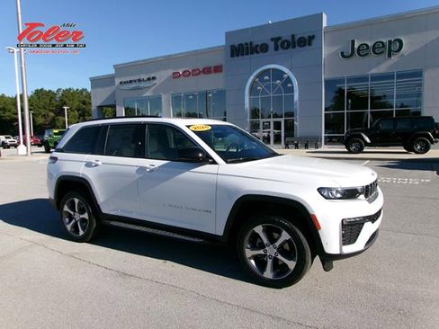 New 2026 Jeep Grand Cherokee Limited AWD/4WD image 1