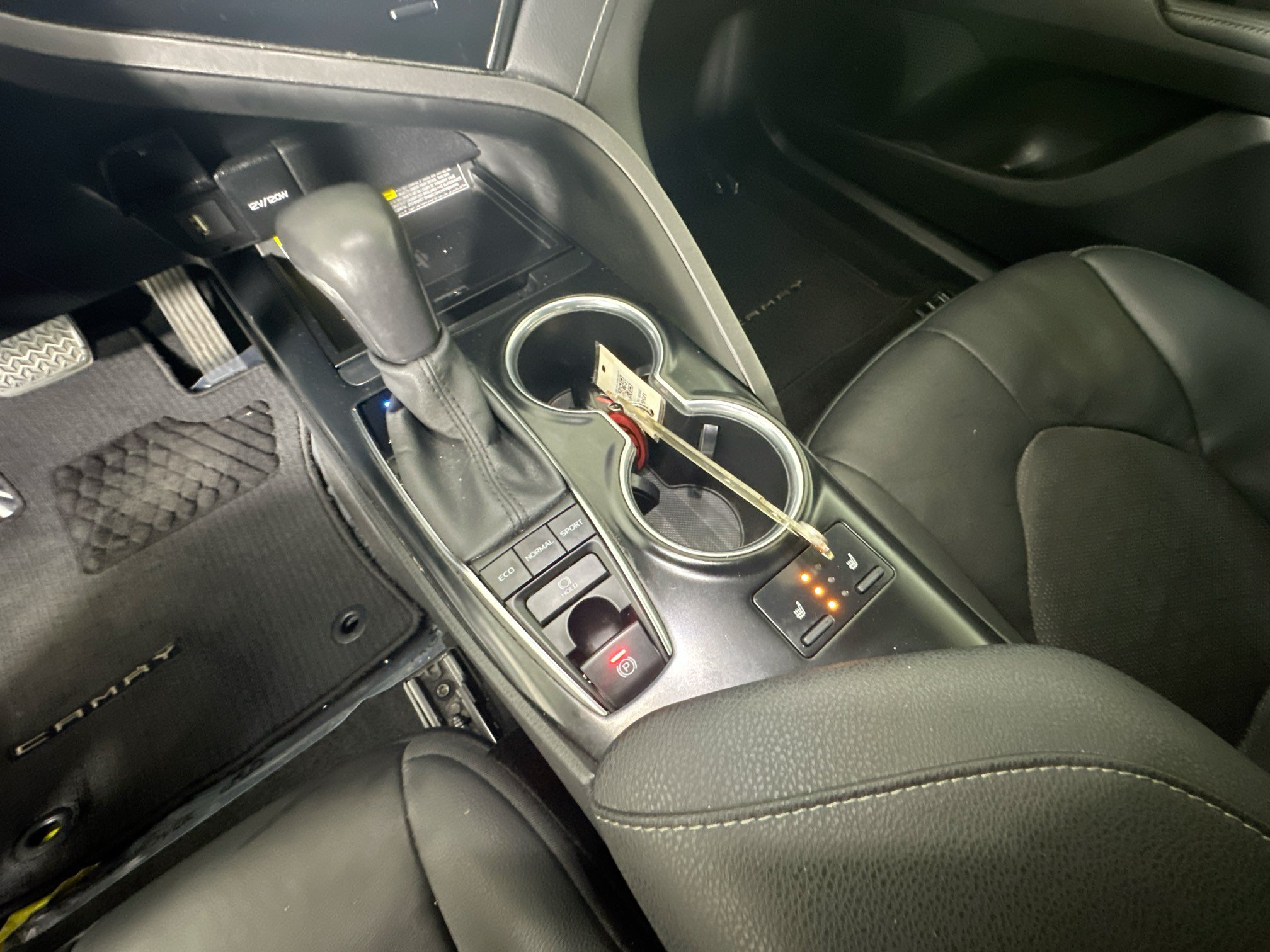 Used 2020 Toyota Camry XSE FWD image 22
