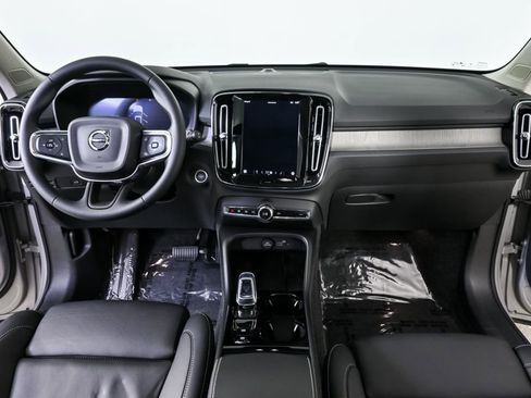 Certified 2025 Volvo XC40 B5 Plus image 16