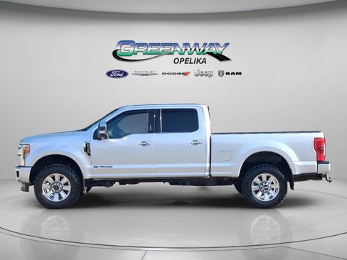 Used 2017 Ford F350 Platinum w/ Platinum Ultimate Package AWD/4WD image 4