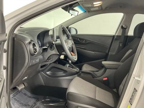 Used 2023 Hyundai Kona SE FWD image 11