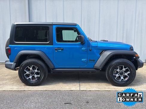 Used 2022 Jeep Wrangler Sport AWD/4WD image 2