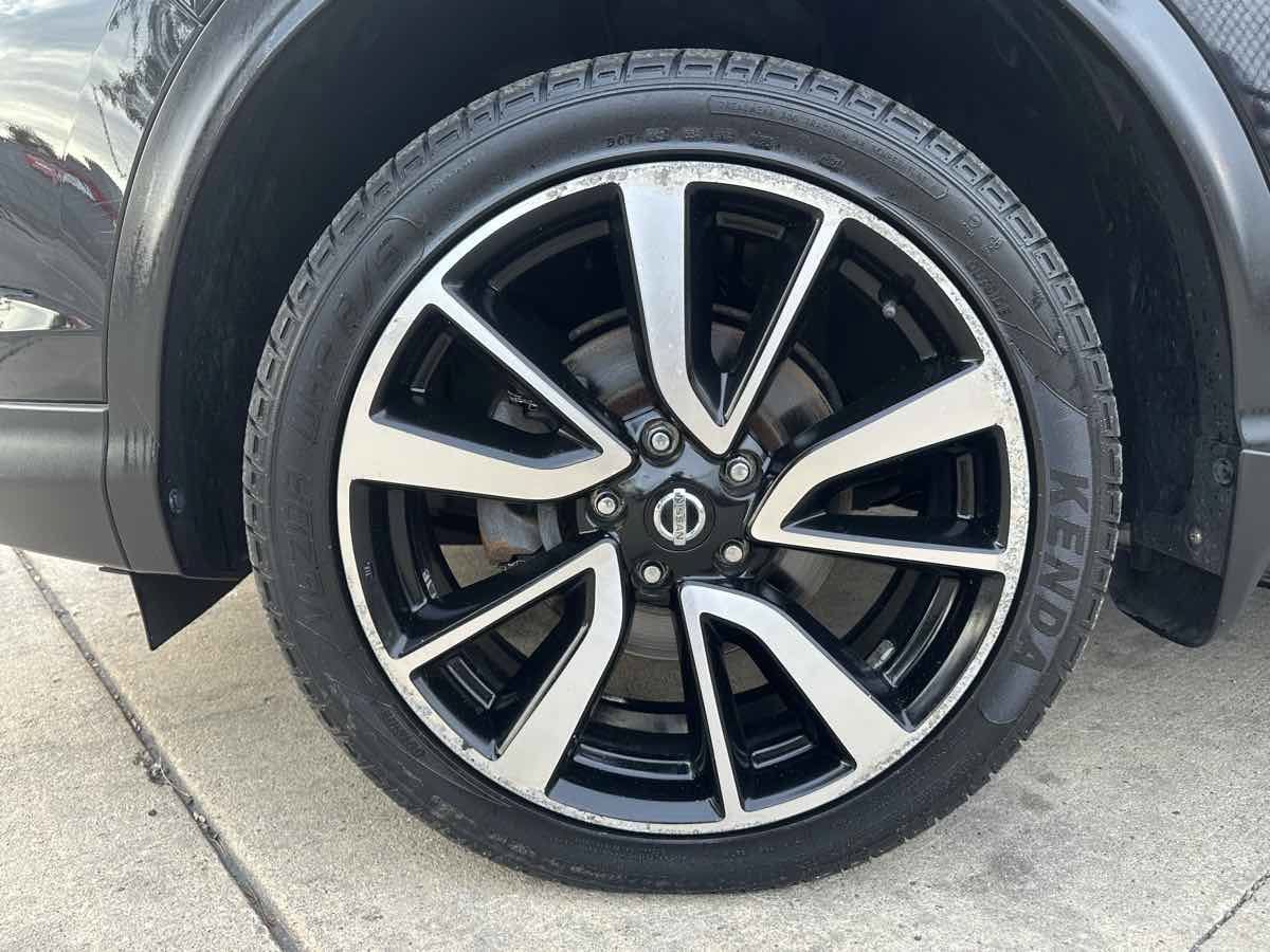 Used 2017 Nissan Rogue Sport SL w/ SL Premium Package AWD/4WD image 9