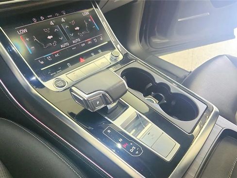 Used 2022 Audi Q8 Prestige AWD/4WD image 21