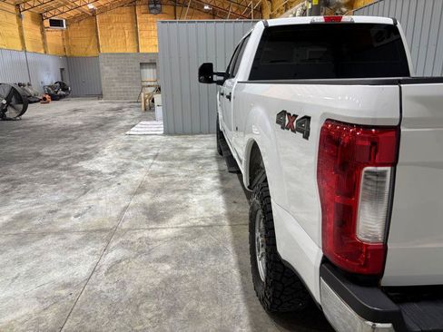 Used 2019 Ford F250 XL w/ Power Equipment Group AWD/4WD image 9