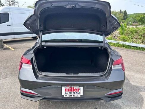 Used 2023 Hyundai Elantra SEL w/ Convenience Package FWD image 10