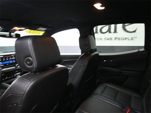 Used 2023 Chevrolet Colorado LT w/ LT Convenience Package III image 24