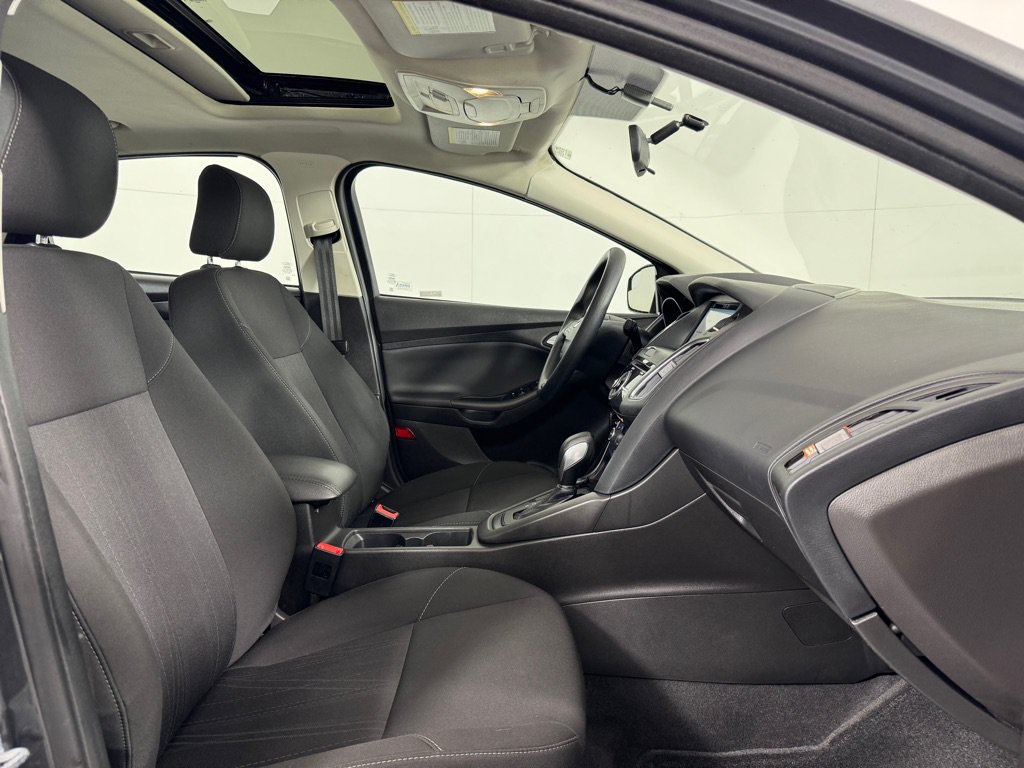 Used 2017 Ford Focus SEL FWD image 24