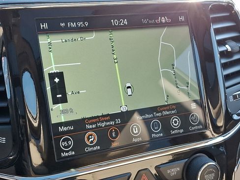 Used 2021 Jeep Grand Cherokee Limited w/ Luxury Group II image 18