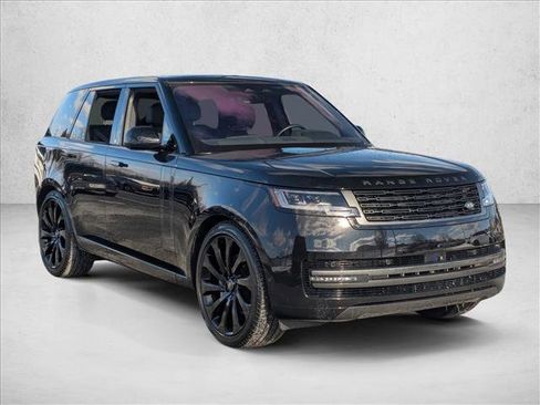 Used 2023 Land Rover Range Rover SE image 3