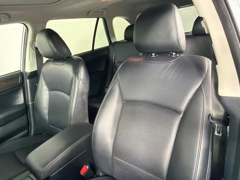 Used 2015 Subaru Outback 3.6R Limited AWD/4WD image 10