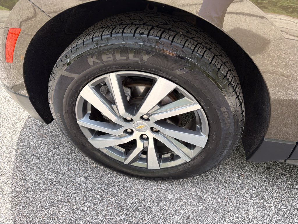 Used 2023 Chevrolet Equinox LT FWD image 29