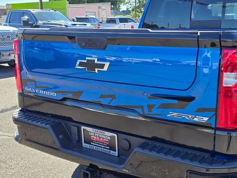 Used 2023 Chevrolet Silverado 1500 ZR2 w/ Technology Package AWD/4WD image 13