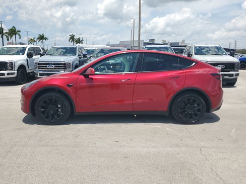 Used 2024 Tesla Model Y Long Range RWD image 8