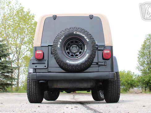 Used 2001 Jeep Wrangler Sahara AWD/4WD image 12