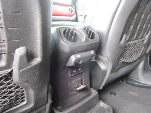 Used 2020 Jeep Wrangler Unlimited Rubicon w/ Dual Top Group image 21