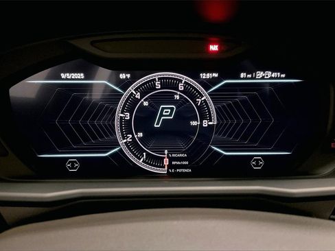 Used 2025 Lamborghini Urus SE image 10