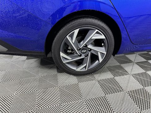 Used 2025 Hyundai Elantra Limited image 34