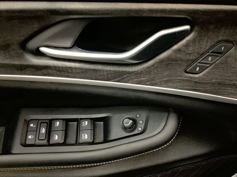 Used 2023 Jeep Grand Cherokee L Limited image 13