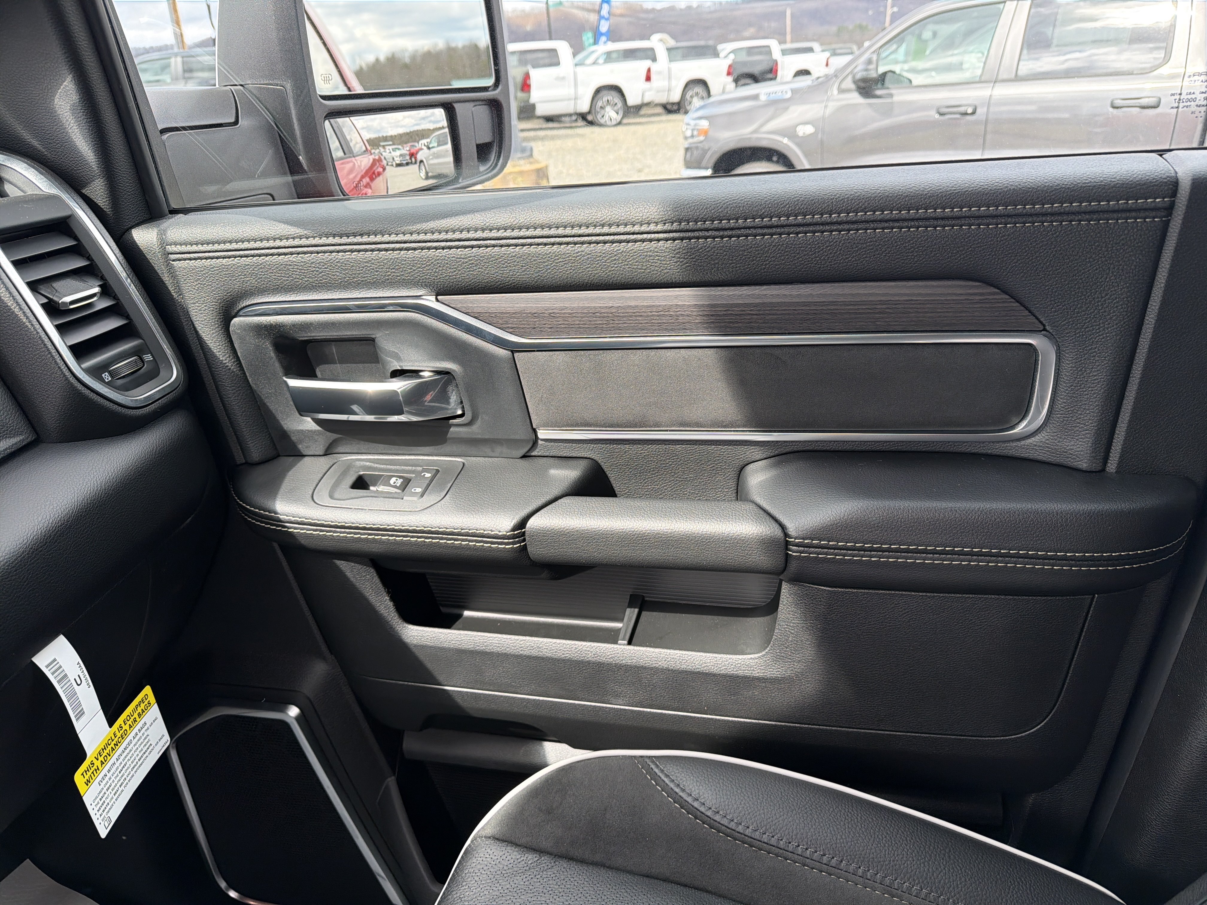 New 2026 RAM 2500 Laramie AWD/4WD image 24
