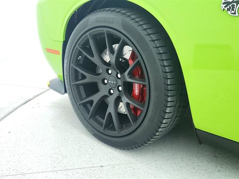 Used 2015 Dodge Challenger SRT Hellcat image 12