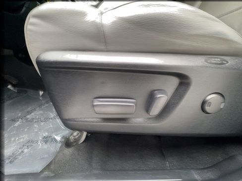 Used 2020 Toyota Tundra SR5 w/ SR5 Leather Package image 20