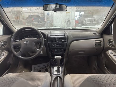 Used 2004 Nissan Sentra S image 8