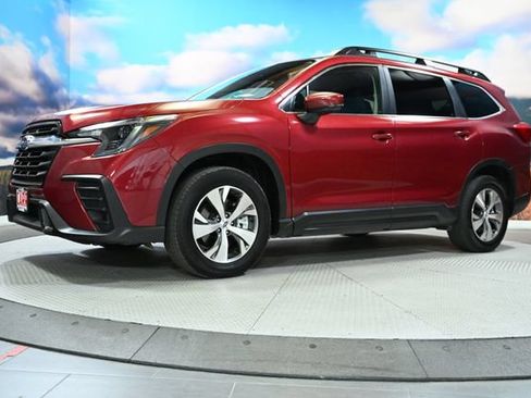 Used 2025 Subaru Ascent Premium AWD/4WD image 4