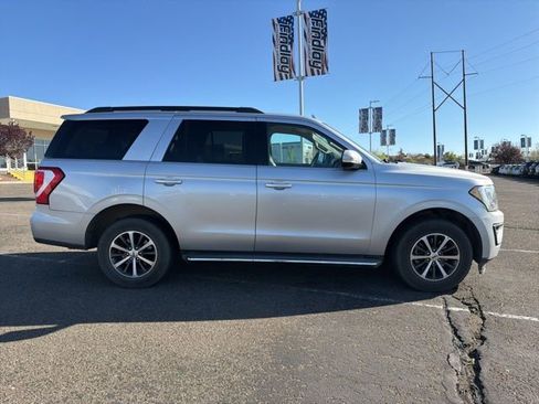 Used 2018 Ford Expedition XLT w/ Equipment Group 202A image 2