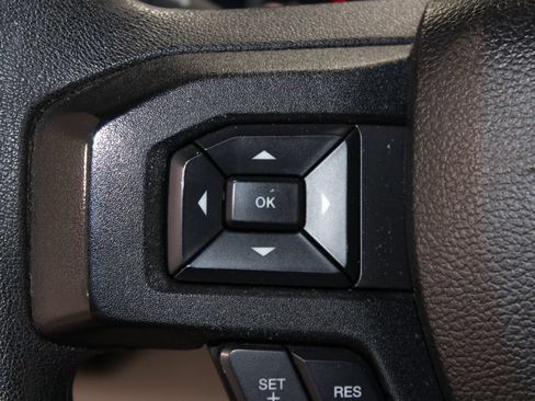 Used 2015 Ford F150 XLT AWD/4WD image 35