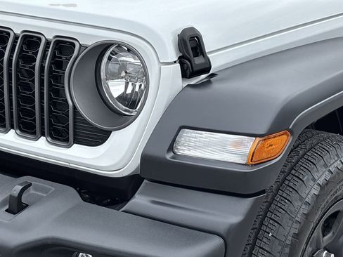 Used 2024 Jeep Wrangler Sport image 6