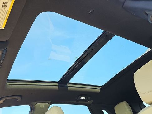 Used 2018 Cadillac XT5 Luxury w/ Driver Awareness Package image 26