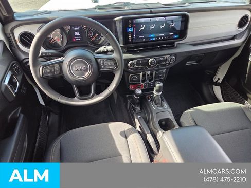 Used 2025 Jeep Wrangler Unlimited Sport AWD/4WD image 11