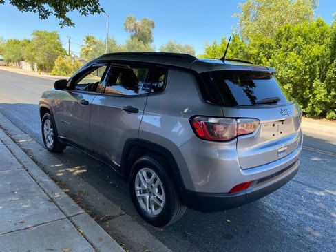 Used 2018 Jeep Compass Sport FWD image 8