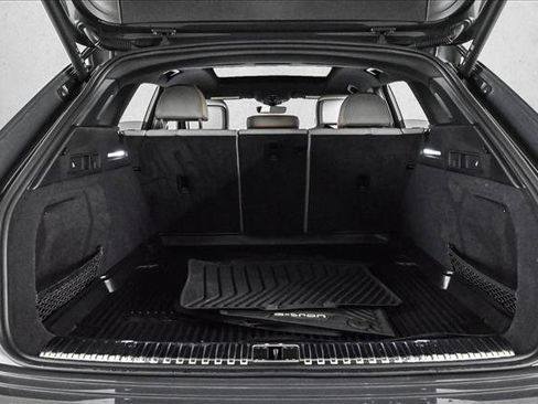 Certified 2024 Audi Q8 e-tron Prestige image 6