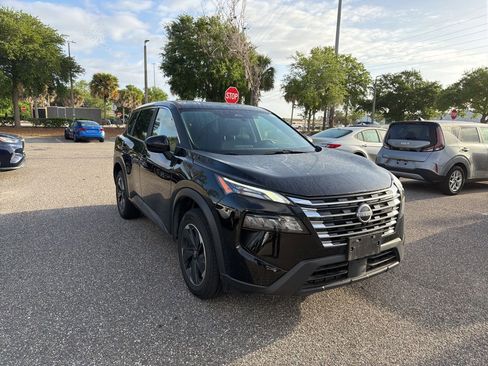 Used 2025 Nissan Rogue SV image 7