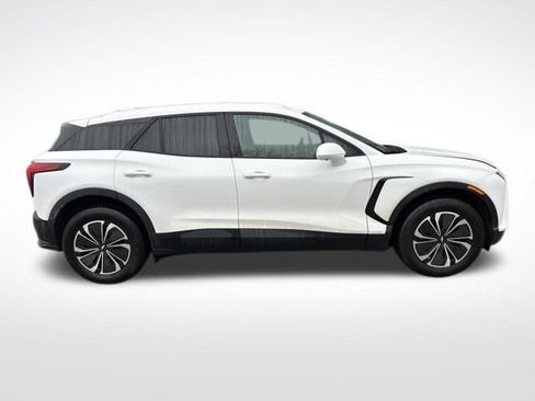 Used 2024 Chevrolet Blazer EV LT image 6