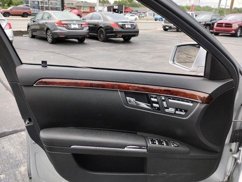 Used 2010 Mercedes-Benz S 550 4MATIC image 40