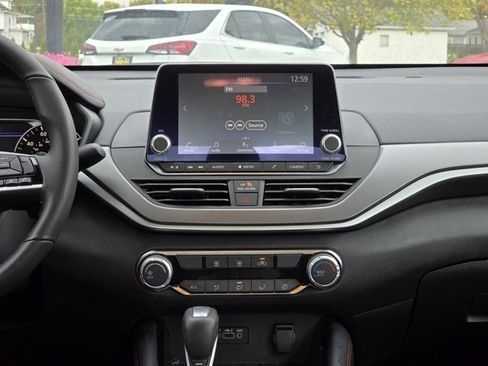 Used 2024 Nissan Altima 2.5 SR image 16