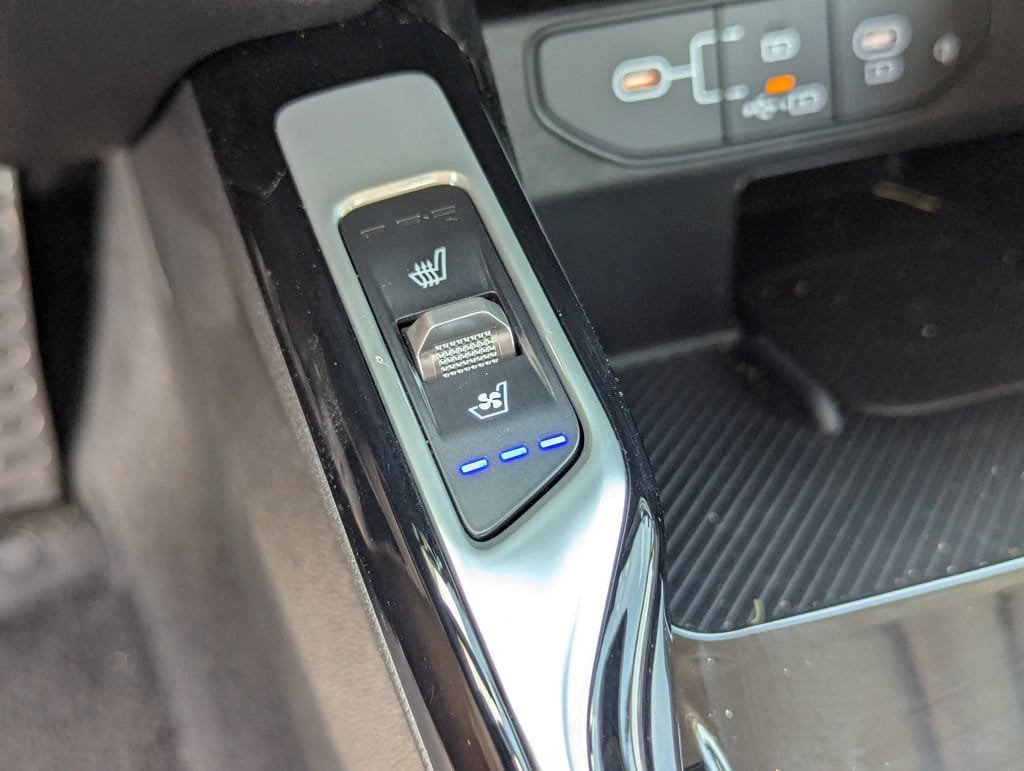 Certified 2026 Kia Sorento SX FWD image 29