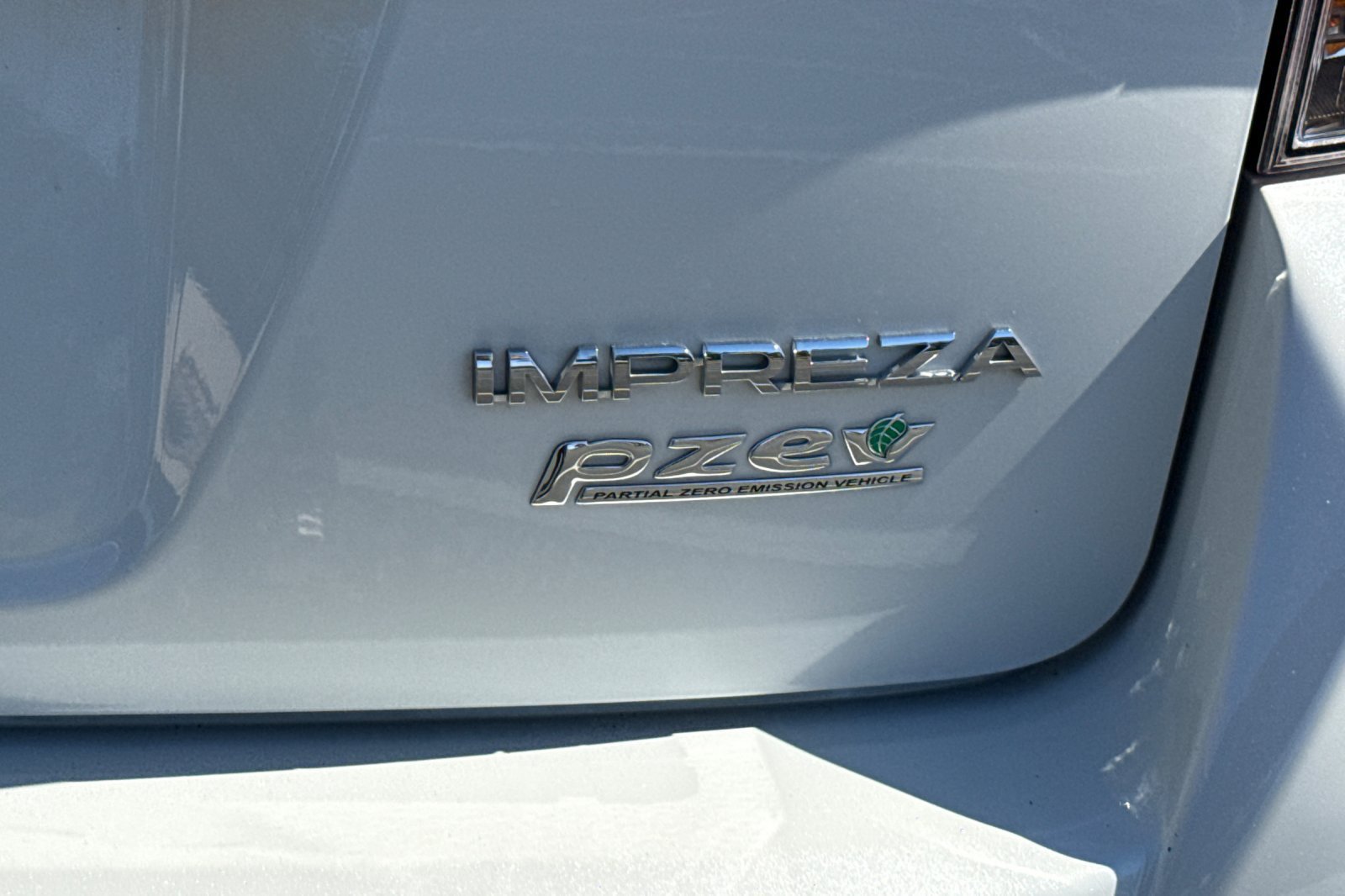 Used 2017 Subaru Impreza 2.0i Limited w/ Moonroof/BSD & Rcta/Eyesight AWD/4WD image 13