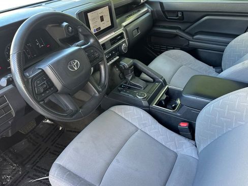 Used 2025 Toyota Tacoma SR5 RWD image 10