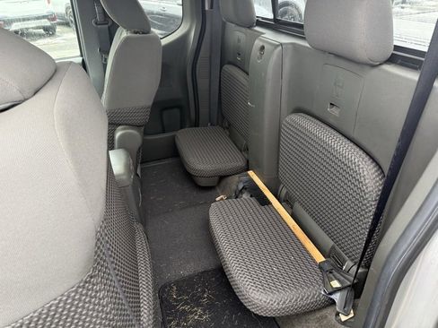 Used 2012 Nissan Frontier SV w/ SV Premium Utility Pkg image 6